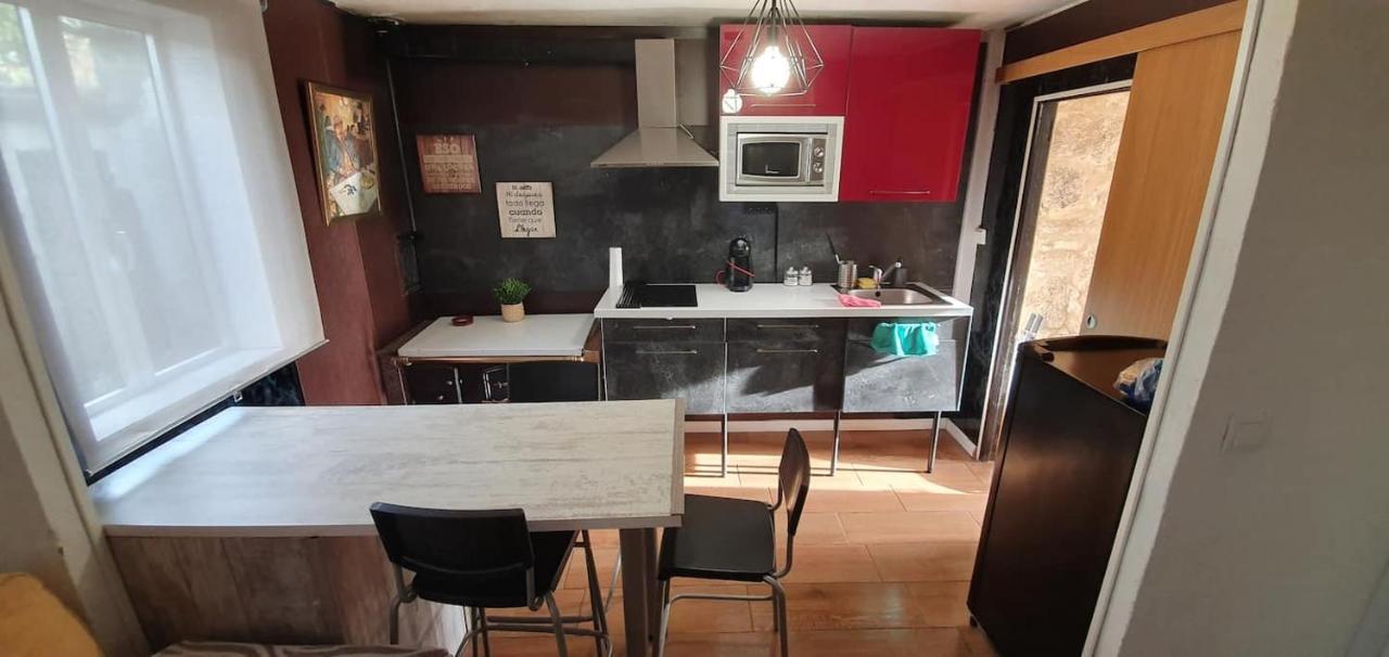 산티아고데콤포스텔라 Casa De Piedra Tipica 빌라 외부 사진
